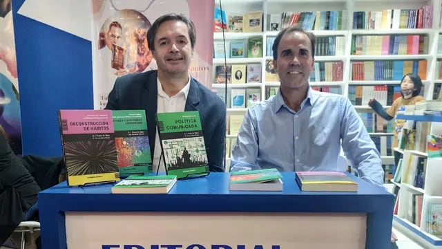 Diez y Peláez promocionan su libro sobre la Comunicación pos-pandemia