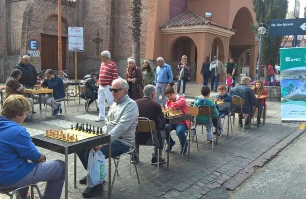 Jornada de ajedrez solidario en Villa Carlos Paz