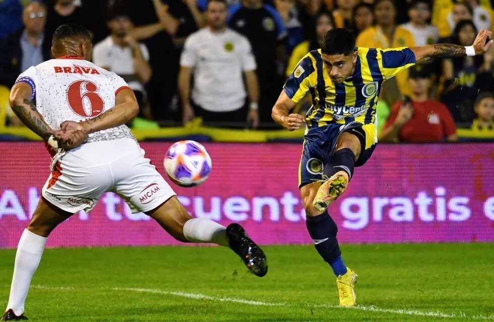 Rosario Central e Instituto, en el Gigante de Arroyito, por la fecha 19 de la Liga Profesional. (Fotobaires)