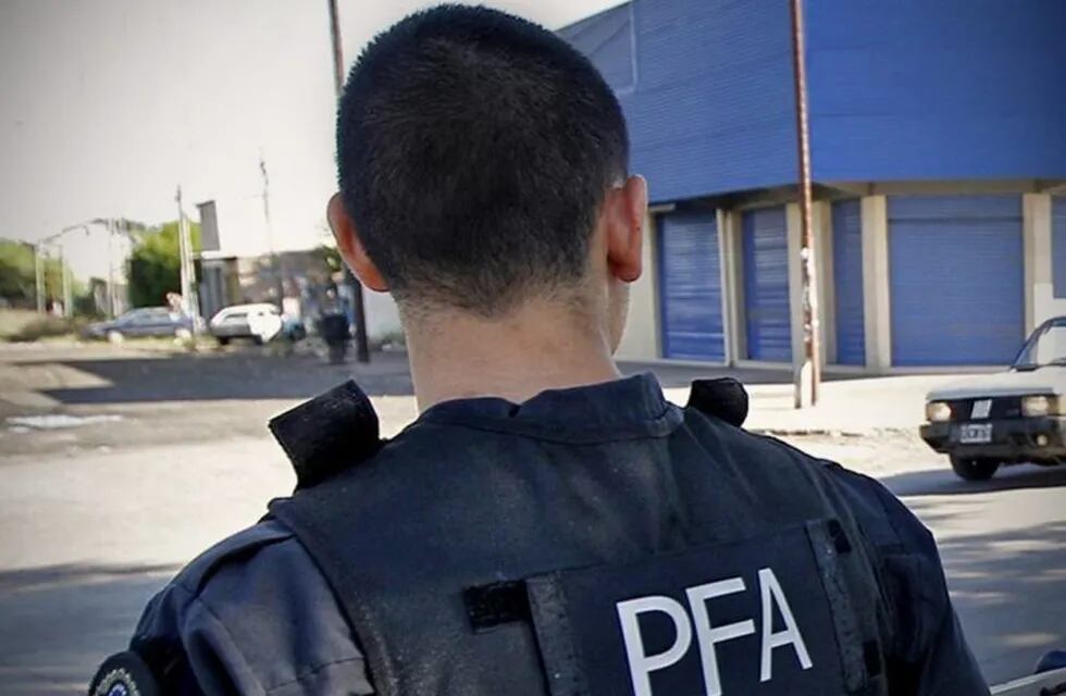 Detuvieron a un jefe policial por pedir coimas a cambio de libre circulación durante la cuarentena (Foto: La Nación)