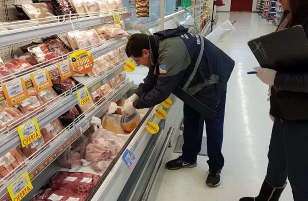 Inspección a un supermercado de Tolhuin.