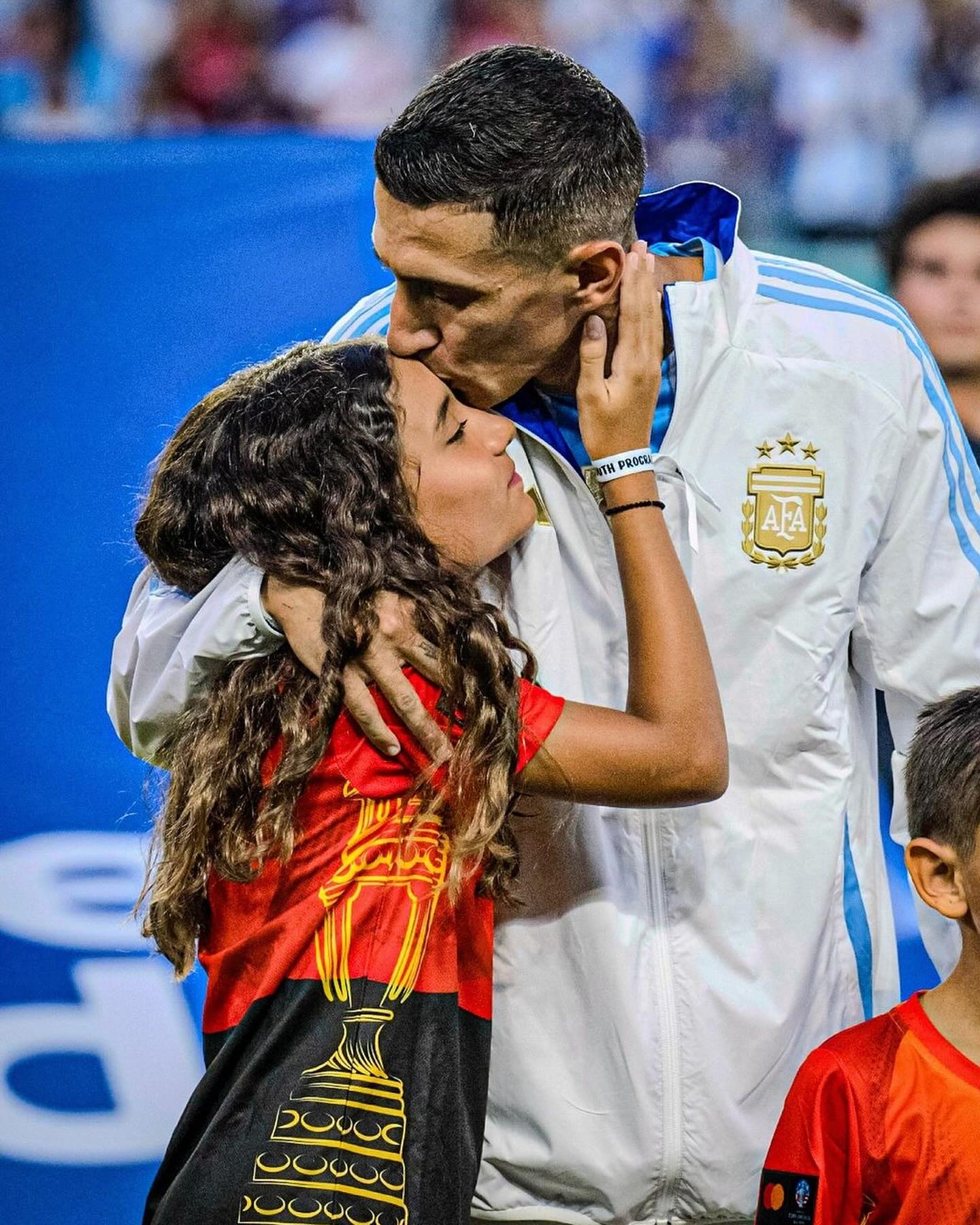 Ángel Di María y su hija Mía en el partido de Argentina y Perú por la Copa América de Estados Unidos 2024.