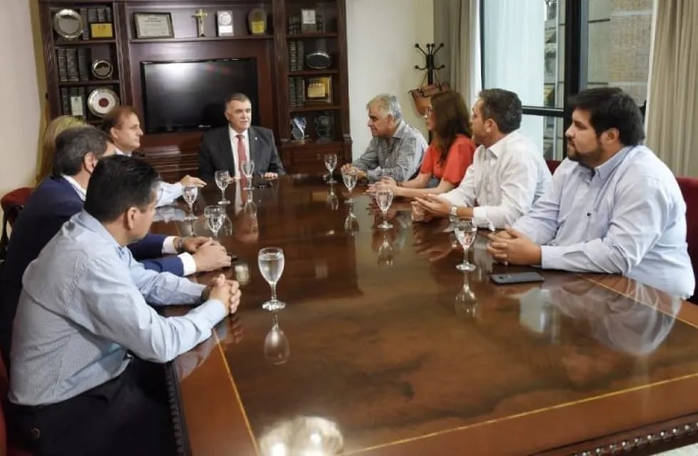 Jaldo recibió en la casa de gobierno a las nuevas autoridades del COncejo Deliberante.