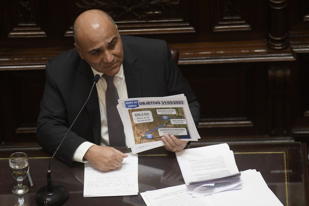 Juan Manzur hizo mención al aumento del 40% del boleto de colectivo que evalúa el Gobierno. Foto: Federico López Claro.