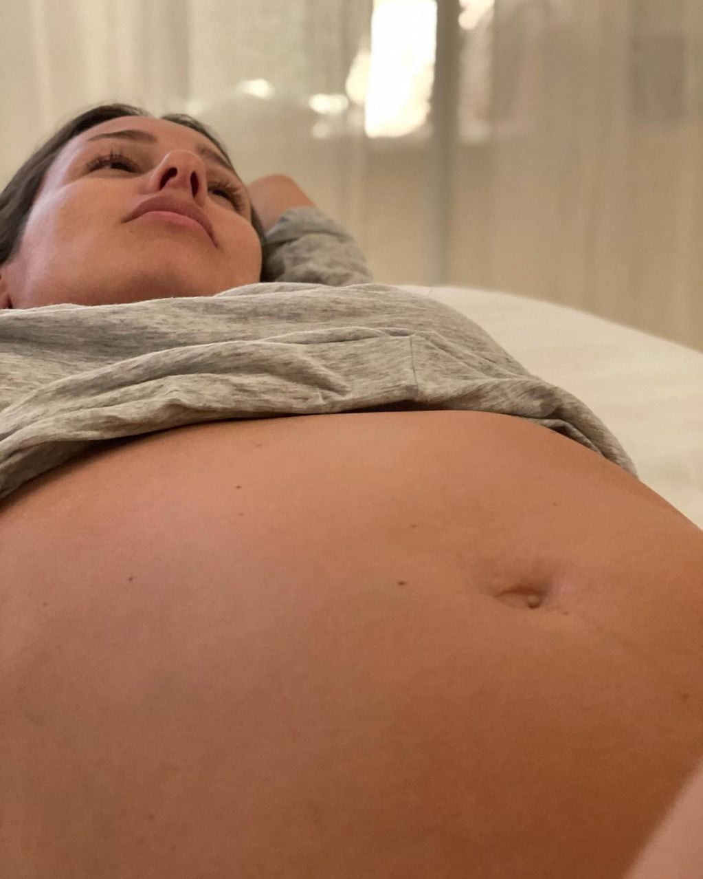 La imagen de Pampita embarazada que causó gran repercusión en las redes. (Robergmoritan