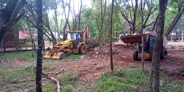 Continúan el mantenimiento de espacios verdes en la ciudad de Iguazú