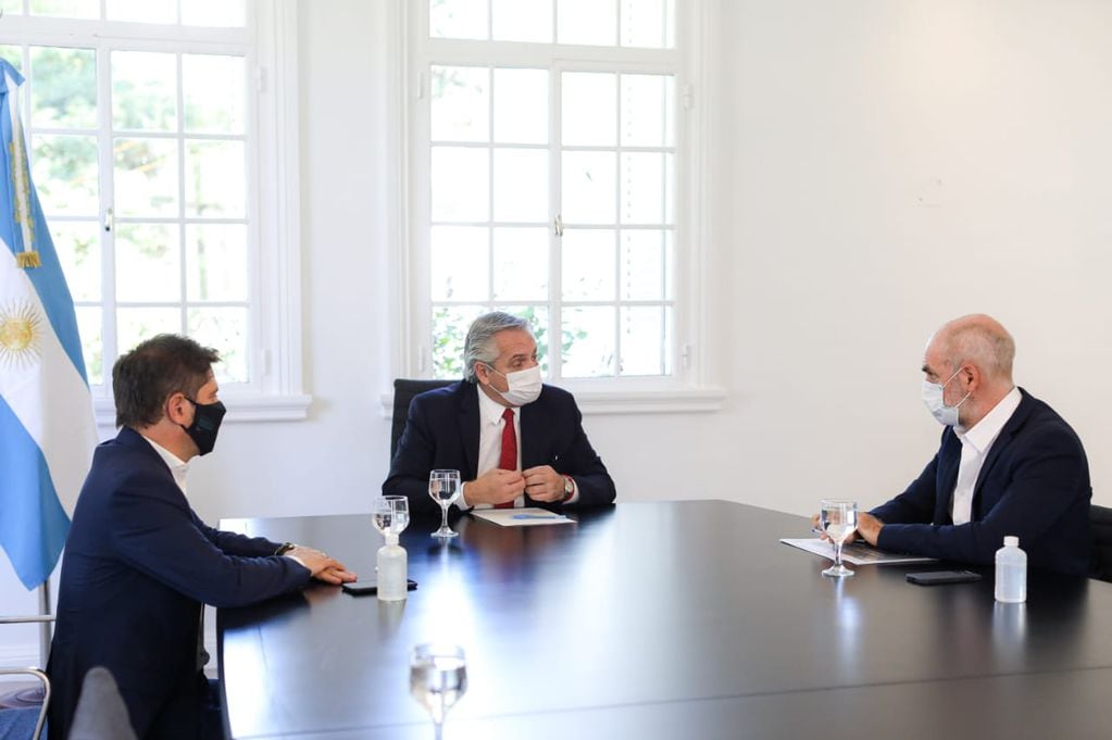 El presidente Alberto Fernández se reunió con el gobernador de la provincia de Buenos Aires, Axel Kicillof y el jefe de Gobierno porteño, Horacio Rodríguez Larreta, para evaluar la situación sanitaria como consecuencia del Covid-19.