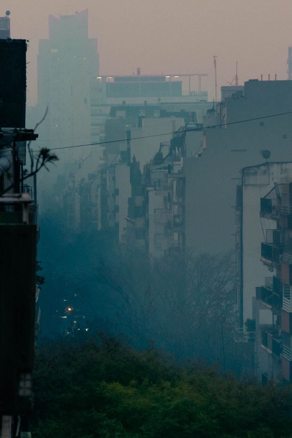 La Ciudad de Buenos Aires, cubierta de humo.