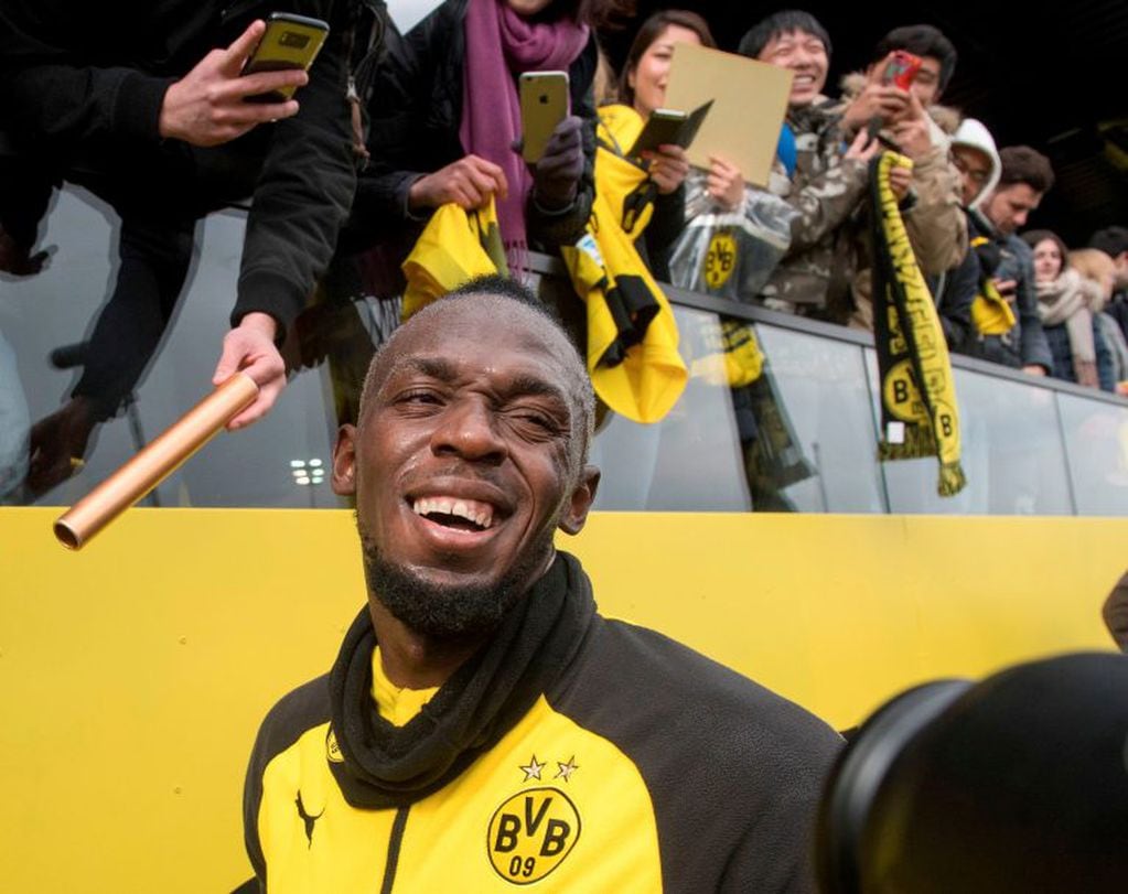 Bolt entrenó con el Borussia Dortmund. (Foto: AFP)