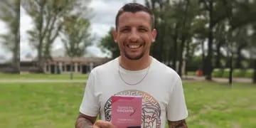 Emiliano Vecchio se vacunó contra el coronavirus en la ex Rural