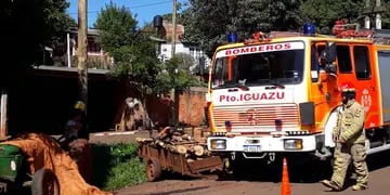 Puerto Iguazú: esta mañana volcó un tractor
