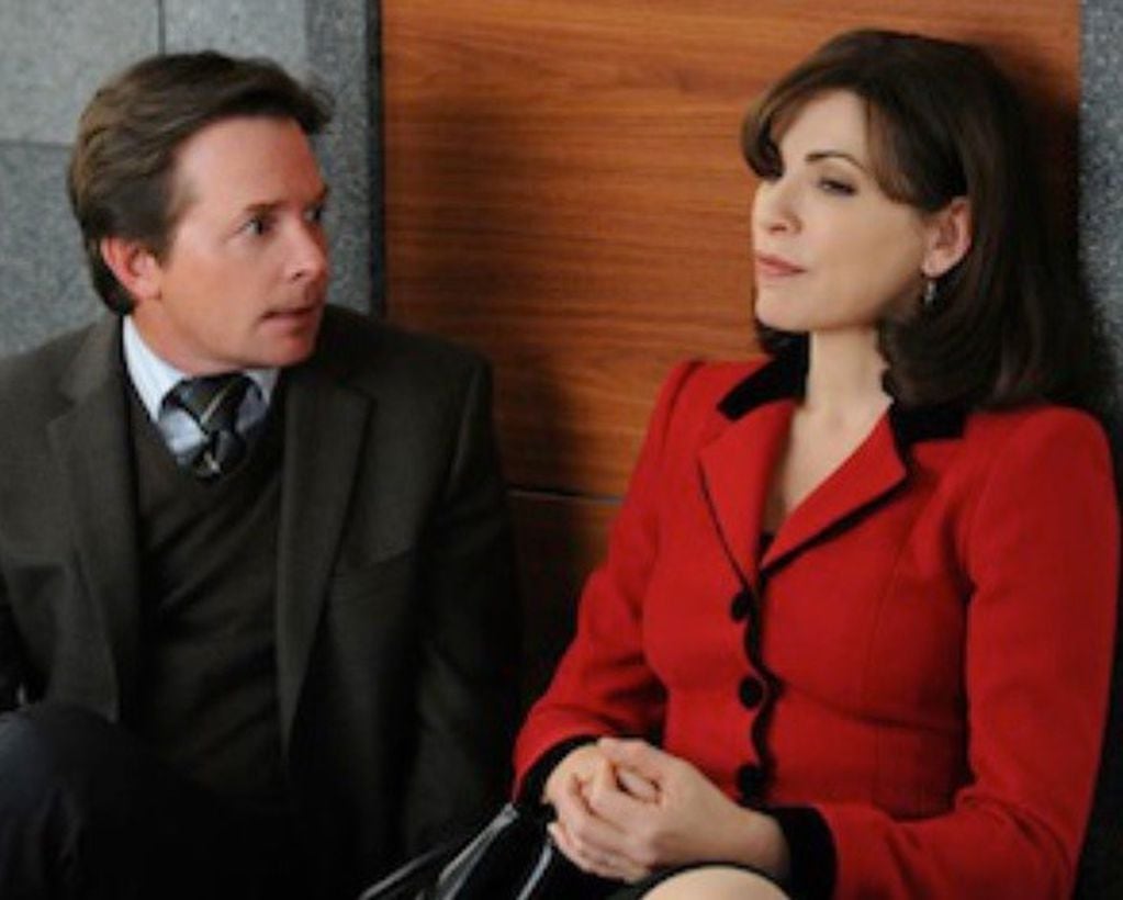Julianna Margulies y Michael J. Fox, en The Good Wife. (Web)