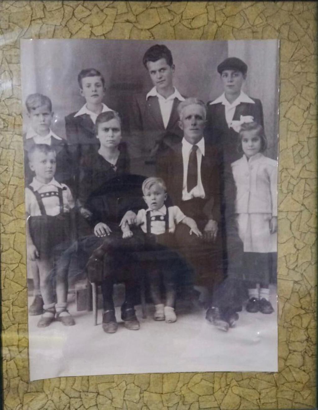 Familia Zaccaria: el más alto de atrás es el padre de Gianni. 