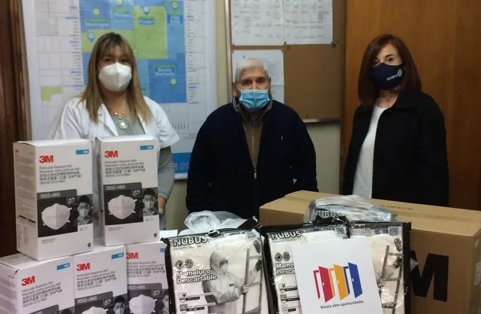 Rotary Tres Arroyos entregó donación a la Comisión Amigos Hospital Pirovano