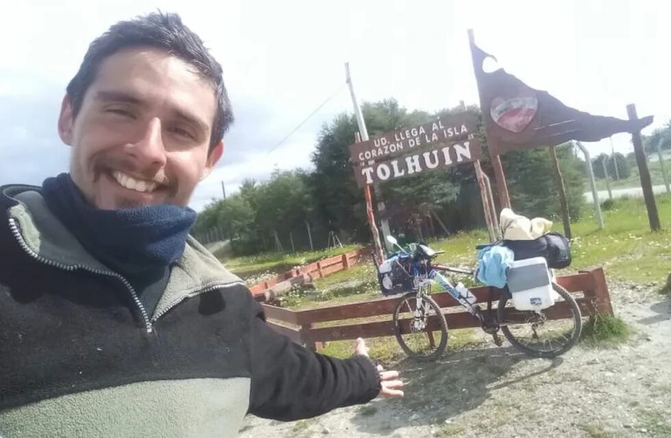 Gustavo Savaine emprendió su viaje en bicicleta de Rosario a Ushuaia.