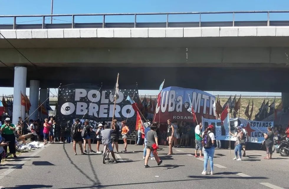 El extremo sur de bulevar Oroño se convierte de nuevo en escenario de una manifestación.