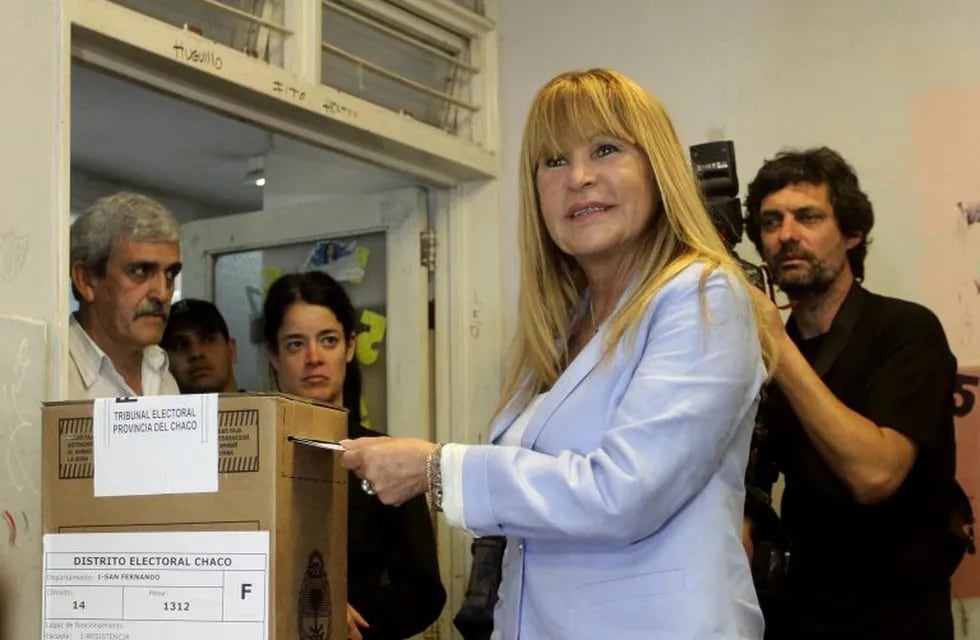 Imagen archivo. Aída Ayala votando durante su candidatura a gobernadora por Chaco. FOTO: DYN/ALBERTO RAGGIO.