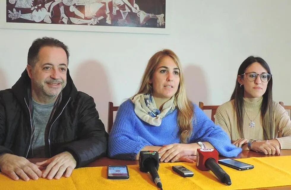 Eugenia Ball Lima junto a Willy Aiello y Macarena García