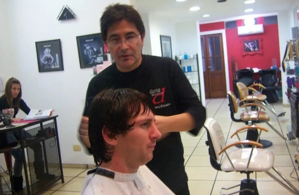 Dante Palavechino, el peluquero  de Messi.