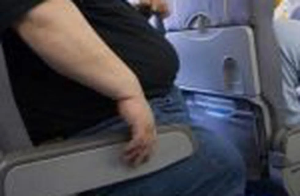 Los obesos pagan mu00e1s en las aerolíneas.
