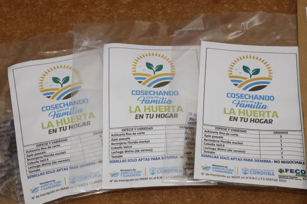 Los kits entregados pertenecientes al “Programa Huerta en tu Hogar”.