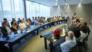 Reunión de Llaryora con directores de los hospitales de la provincia. (Gentileza: Prensa Gobierno de la provincia Córdoba)