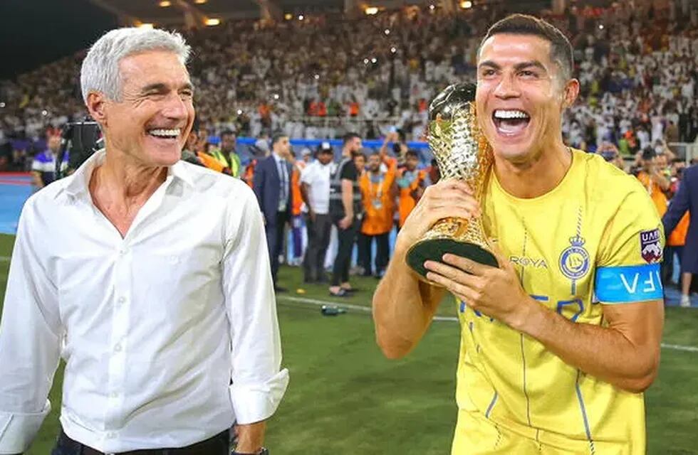 Cristiano Ronaldo celebra el título con Al Nassr