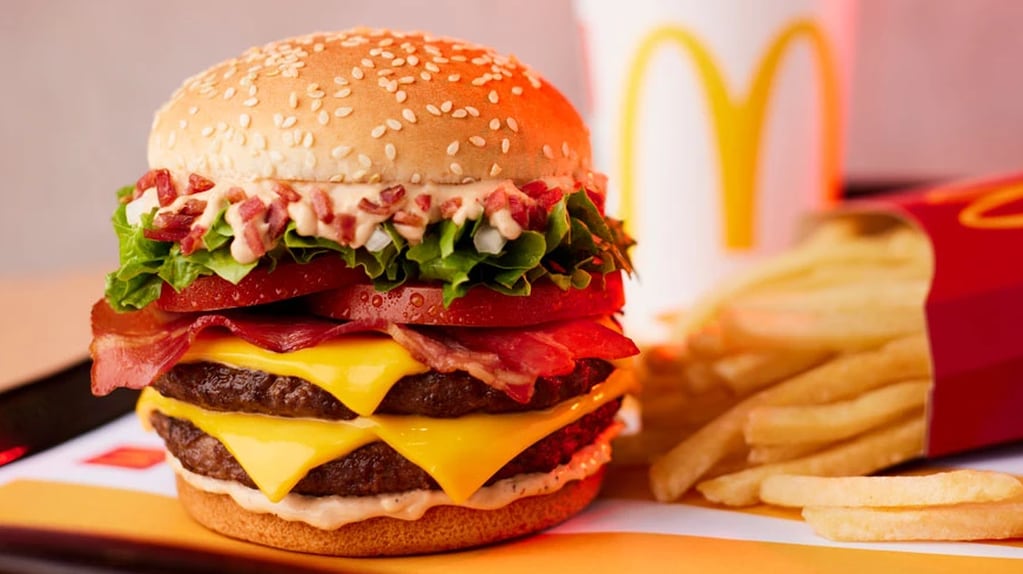 La ex empleada de Mc Donalds aseguró que regalaba hamburguesas a los clientes para que no se echarán a perder.