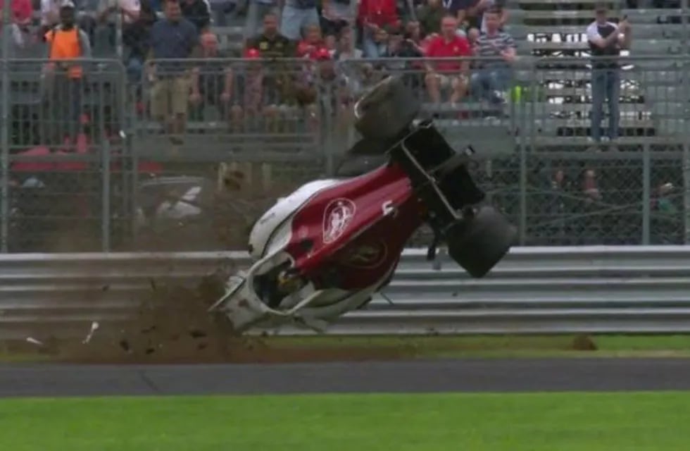 El sueco Marcus Ericsson, protagonista de un espectacular accidente en el circuito de Monza.