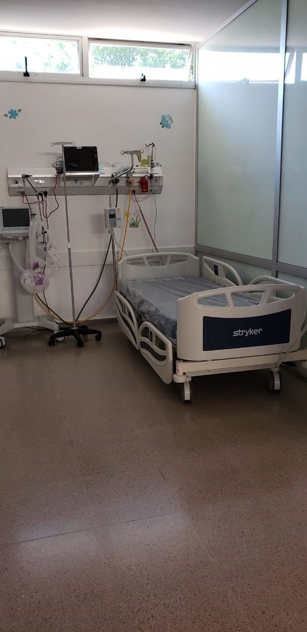 Seis nuevas camas electrónicas para el Hospital "Dr. Jaime Ferré" aportadas por la Nación