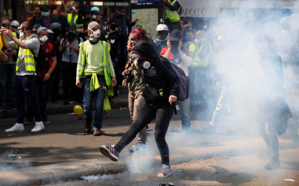 Graves incidentes en la marcha por el Día del Trabajador en París (Foto: AP/Francois Mori)