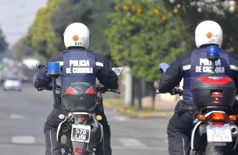 Efectivos del Escuadrón Motorizado de la Policía de Córdoba. (Foto: Twitter).