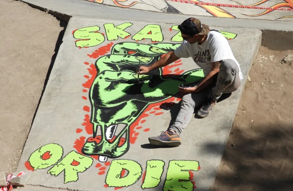 El arte urbano embellece la pista de Skate