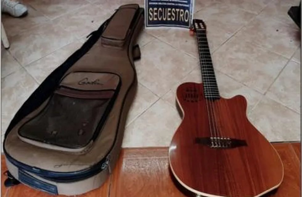 Recuperaron la guitarra de Miguel Toro valuada en 200 mil pesos