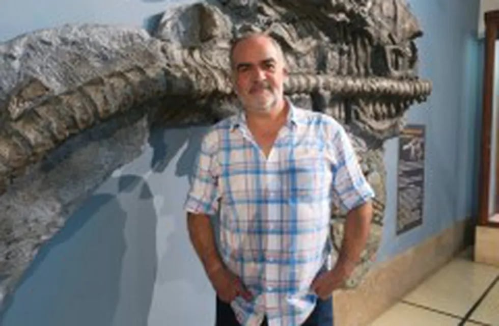 doctor Fernando Novas, paleontólogo