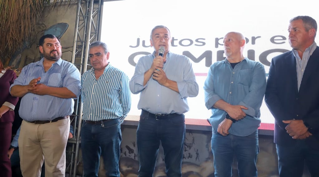 "Terminaremos con los vivos que le meten la mano en el bolsillo a los pobres", prometió Gerardo Morales en Tucumán.