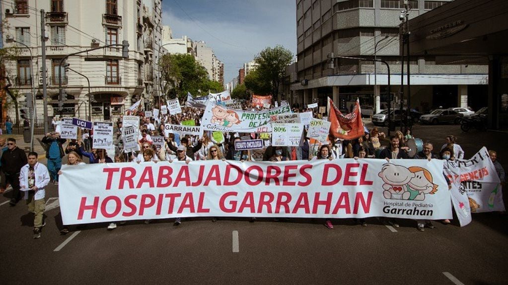 Médicas y enfermeras del Hospital Garraham se suman a la movilización