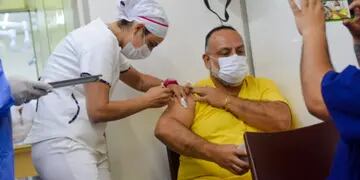 Médico de La Rioja que se habría dado dos veces la vacuna contra el coronavirus
