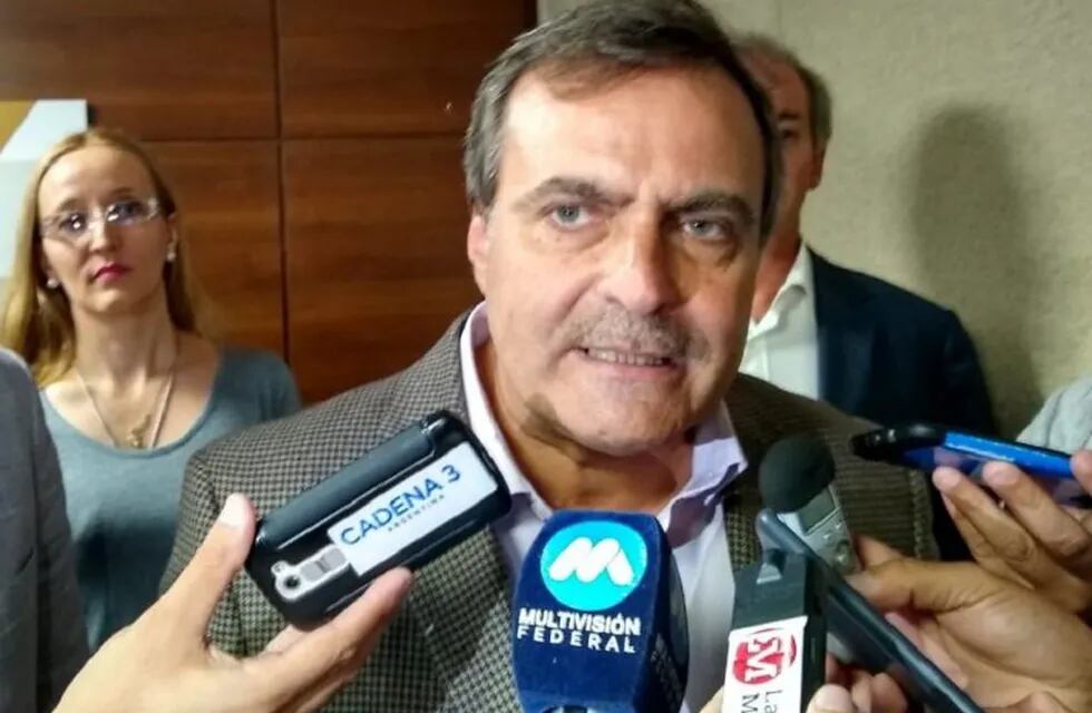 El periodista Beto Beltrán se lanzó como candidato a gobernador.