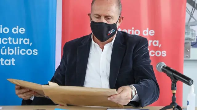 Perotti encabezó el acto de licitación de la obra de cloacas en Ataliva