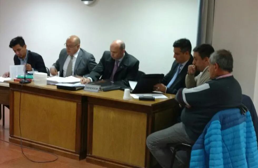 Sebastián Balochi y los ex funcionarios municipales Rubén Camarda y Daniel Miguenz.