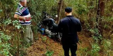 Desaparición del carpintero de Los Helechos: encontraron abandonada su motocicleta y casco