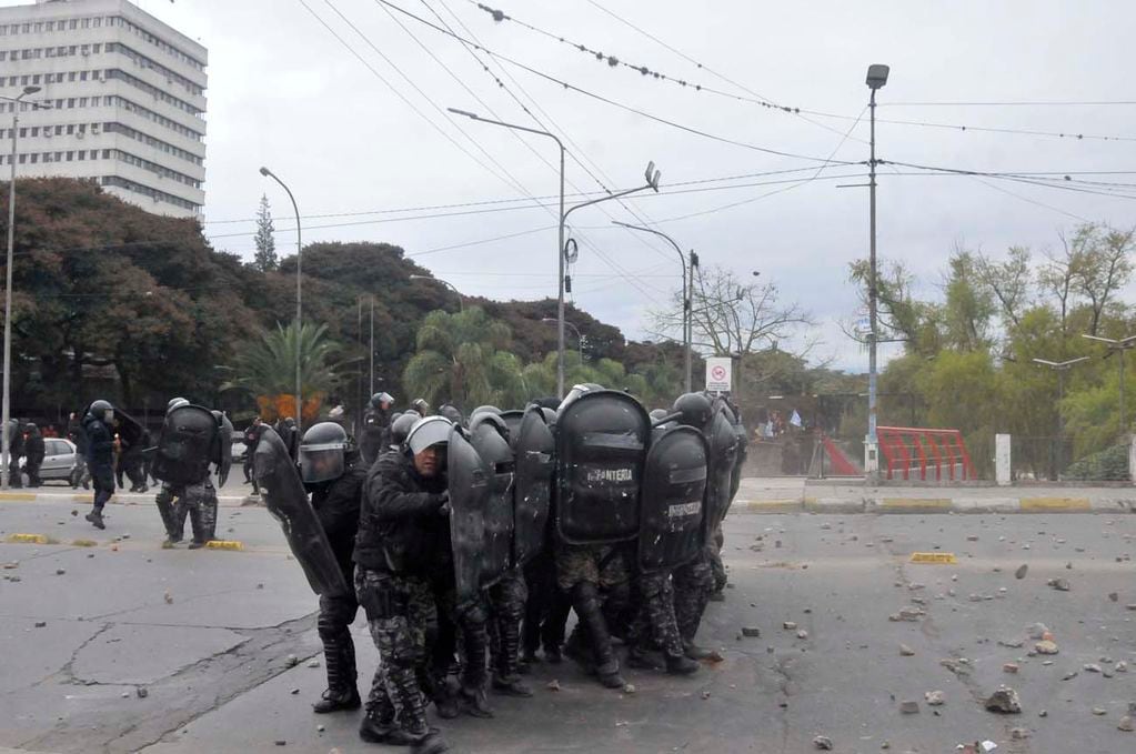 Protestas y represión en Jujuy por la aprobación y jura de la reforma constitucional jujeña.