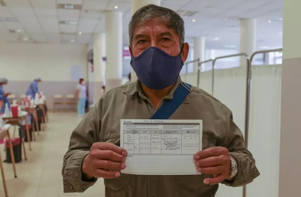 Jujuy implementa desde este lunes la modalidad de control denominada "pase sanitario", que requiere mostrar el carnet de vacunación físico o en formato digital a la autoridad que lo solicite.