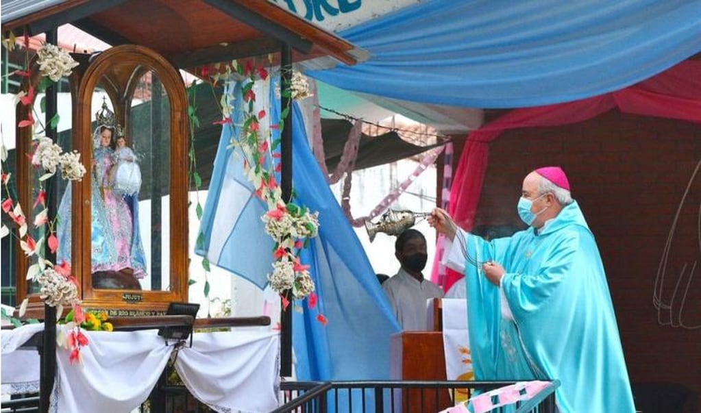 "La Virgen ha sido nuestro refugio en este tiempo de pandemia", resaltó el monseñor Fernández este jueves en Río Blanco.