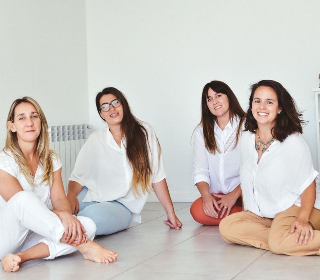 De izquierda a derecha, el equipo del Sanatorio Tandil: Soledad Larsen, 
Manuela Goñi, Pamela Macrini y Lucrecia Irastorza