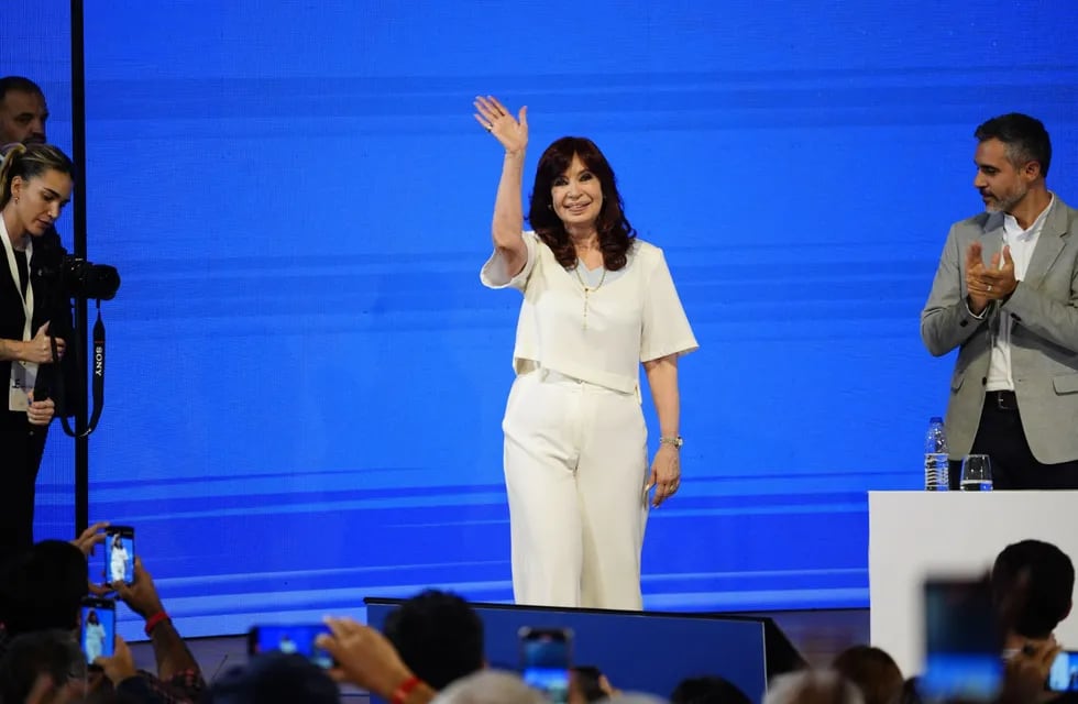 La vicepresidenta Cristina Kirchner en su último acto en La Plata (Foto Clarín)