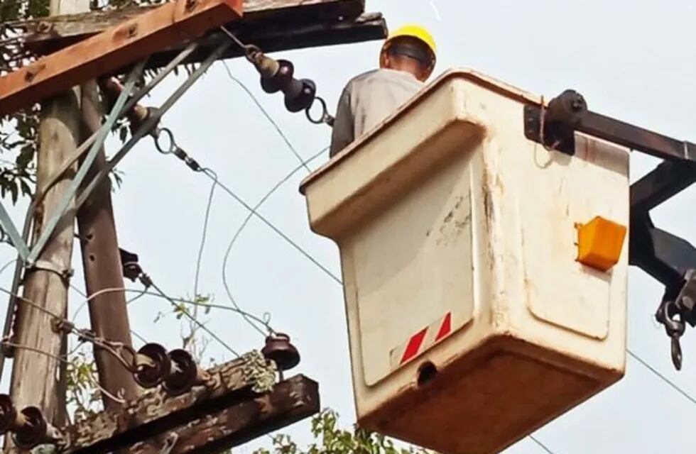 Optimizan servicio eléctrico en Campo Grande.