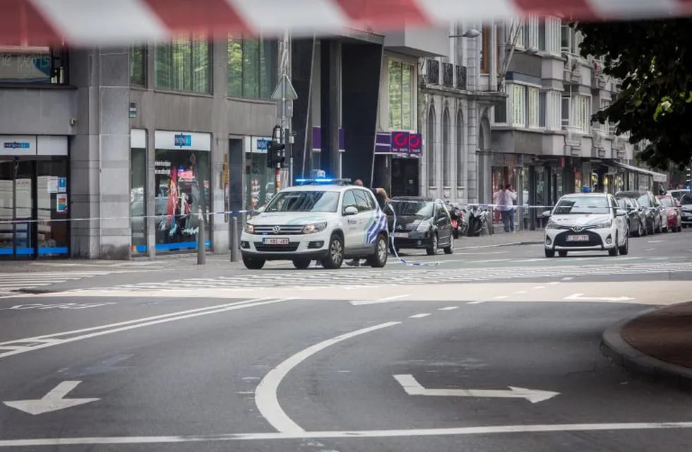 El boulevard d'Avroy en Lieja, Bélgica, donde tuvo lugar una toma de rehenes. Tres personas murieron, dos de ellas policías, informó la agencia Belga, que cita a las autoridades locales. Foto: Frederic De Biolley/BELGA/dpa