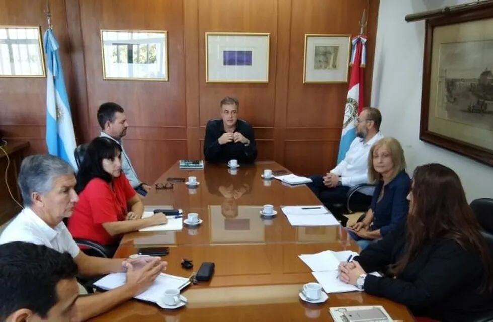 Reunión entre el intendente Luis Castellano y los concejales